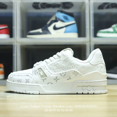 White Louis Vuitton trainer sneaker low casual with monogram pattern